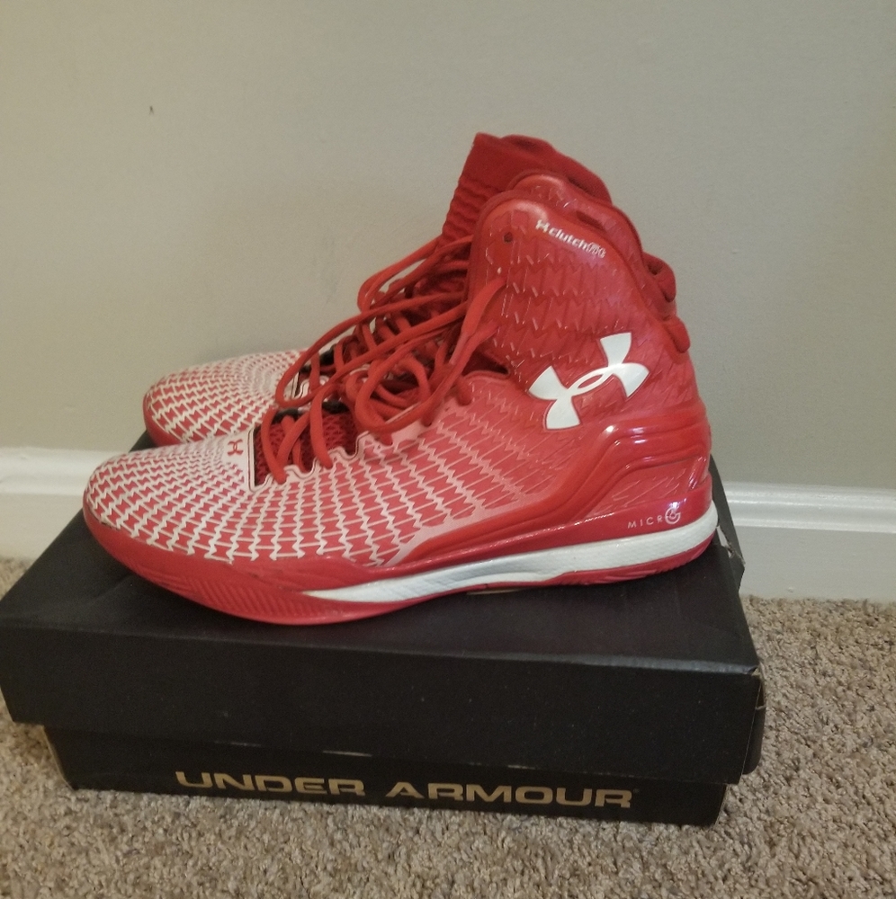 SOLD-  Under-Armour Clutch Fit, Size 12
